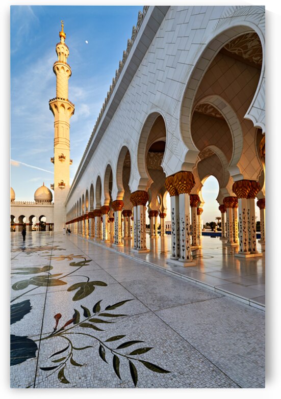 Visit to Sheikh Zayed Grand Mosque in Abu Dhabi at sunset by Marco Brivio