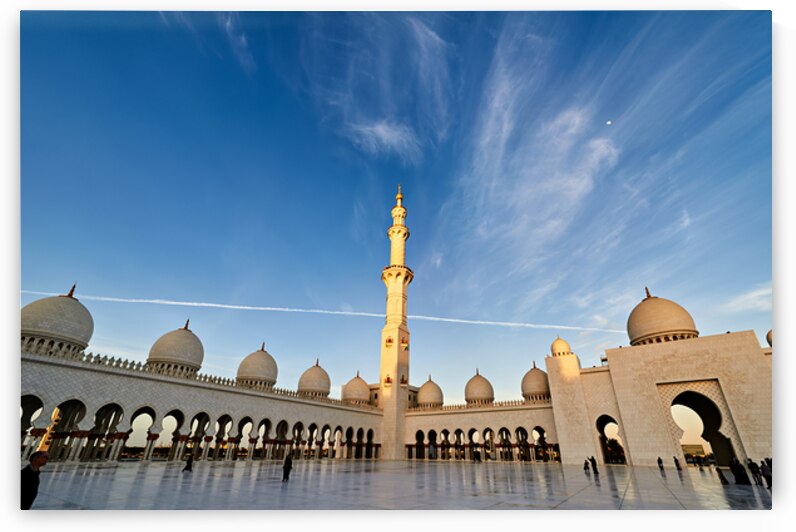 Visit to Sheikh Zayed Grand Mosque in Abu Dhabi at sunset by Marco Brivio