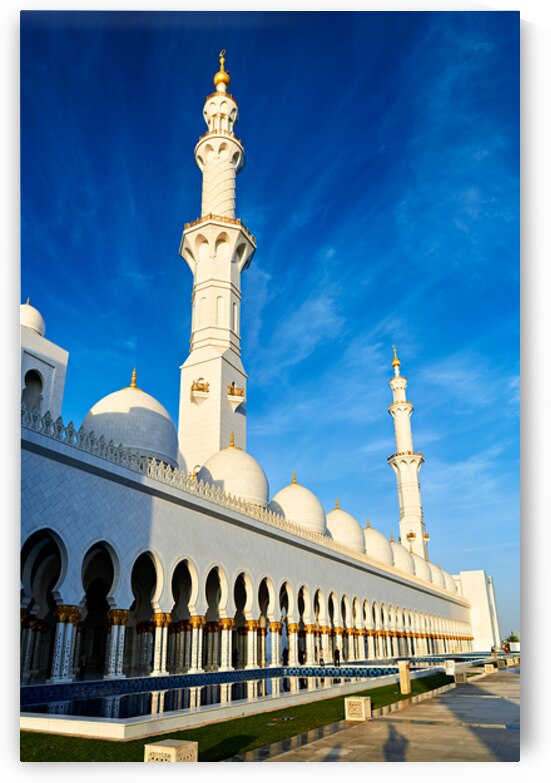 Visit to the iconic Sheikh Zayed Grand Mosque in Abu Dhabi by Marco Brivio
