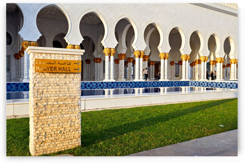 Exploring the sheikh zayed grand mosque in abu dhabi by Marco Brivio