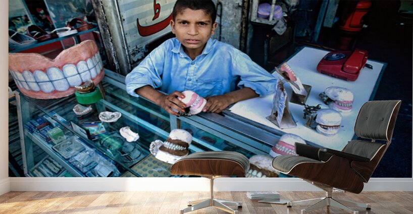 Street dentist offers services in Peshawar with dental models Wall Murals