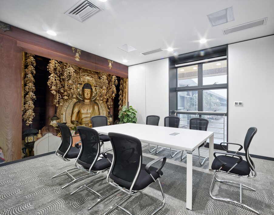 Buddha statue inside Chion in temple in Kyoto attracts many visi Wall Printing