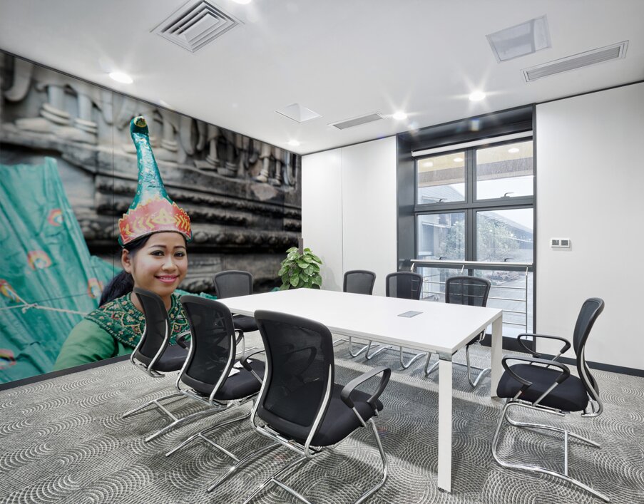 Smiling Cambodian dancer in traditional peacock costume at templ Wall Printing