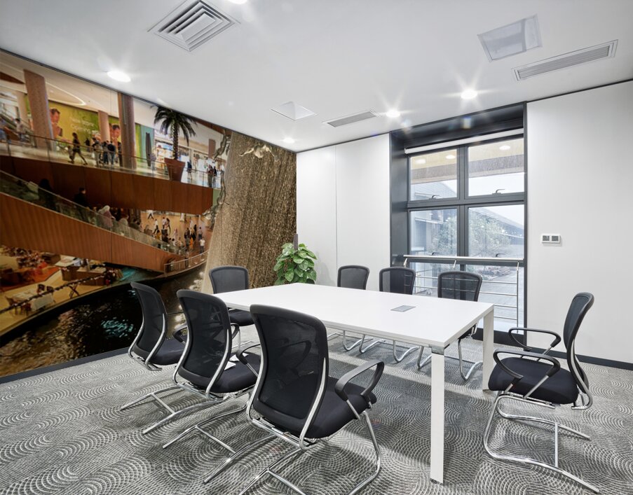 Diving figures at Dubai Mall waterfall attract many visitors Wall Printing
