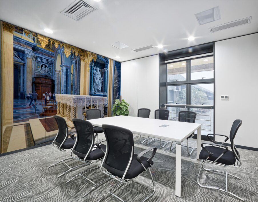 Exploring the altar in the Archbasilica Cathedral in Rome Wall Printing