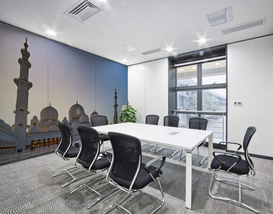 Visiting Sheikh Zayed Grand Mosque in Abu Dhabi at dusk Wall Printing