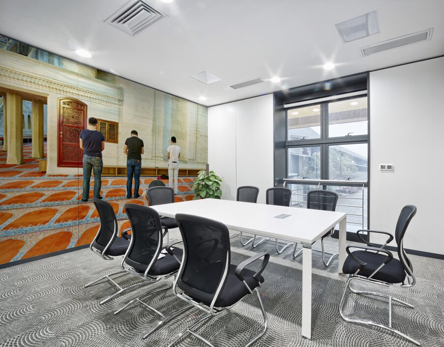 People pray inside Suleymaniye Mosque in Istanbul Turkey Wall Printing