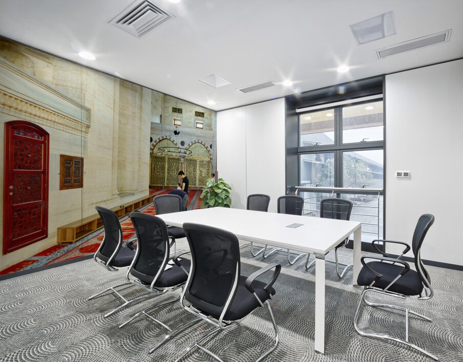 People pray inside Suleymaniye Mosque in Istanbul Turkey Wall Printing