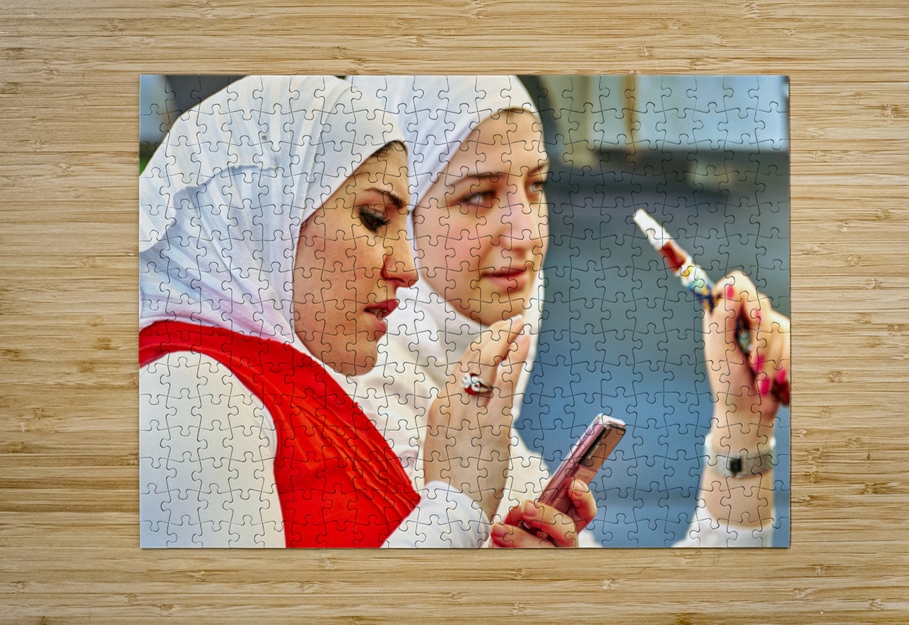Young women enjoy hookah and talk on mobile phone in Aleppo Syri Marco Brivio Puzzle printing
