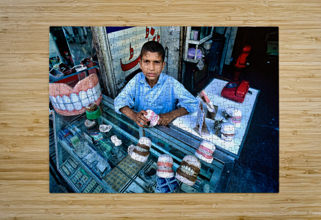 Street dentist offers services in Peshawar with dental models Marco Brivio Puzzle printing