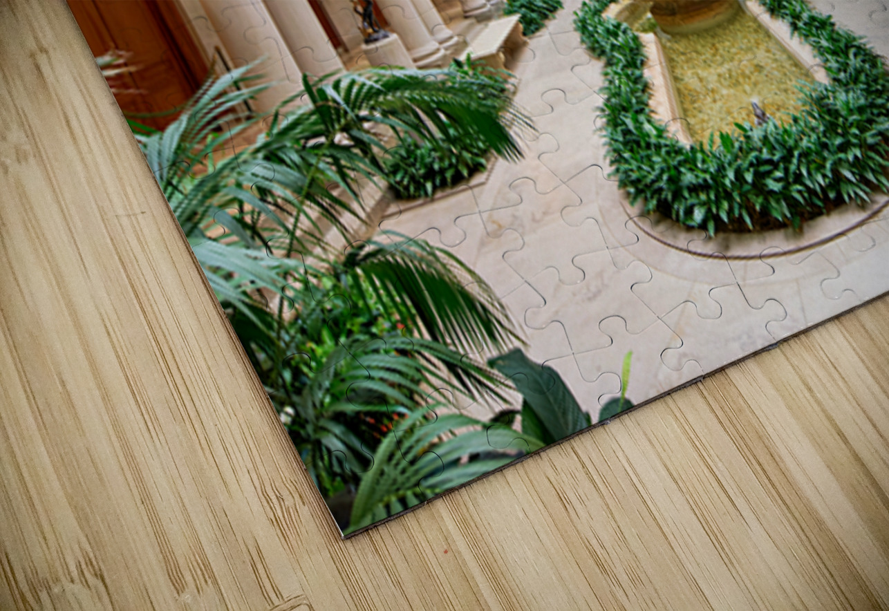 People walk around the courtyard at the Frick Collection in New  Marco Brivio Puzzle