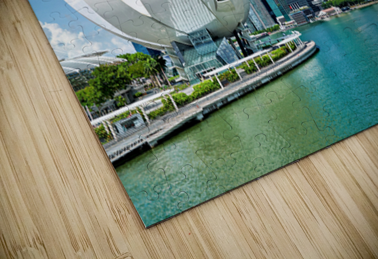 Visitors enjoy view of ArtScience Museum and city skyline in Sin Marco Brivio Puzzle