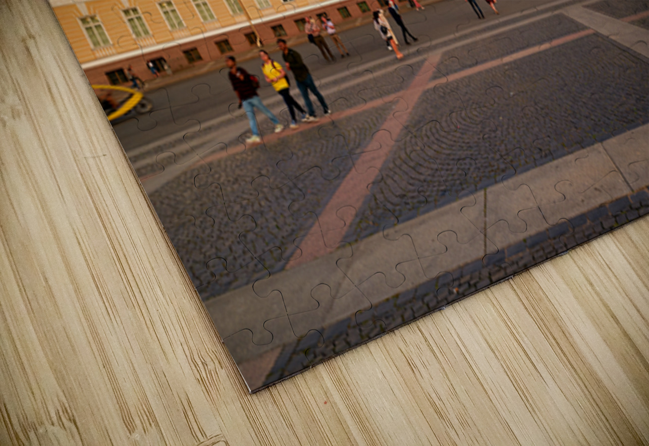 Visitors explore the General Staff Building in St. Petersburg Marco Brivio Puzzle