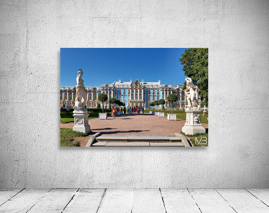 Catherine Palace in Saint Petersburg with visitors and statues Wall Preview