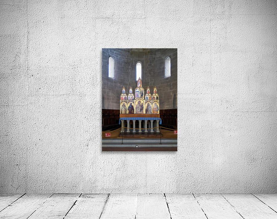 Visit the altar of Santa Maria della Pieve church in Arezzo Wall Preview