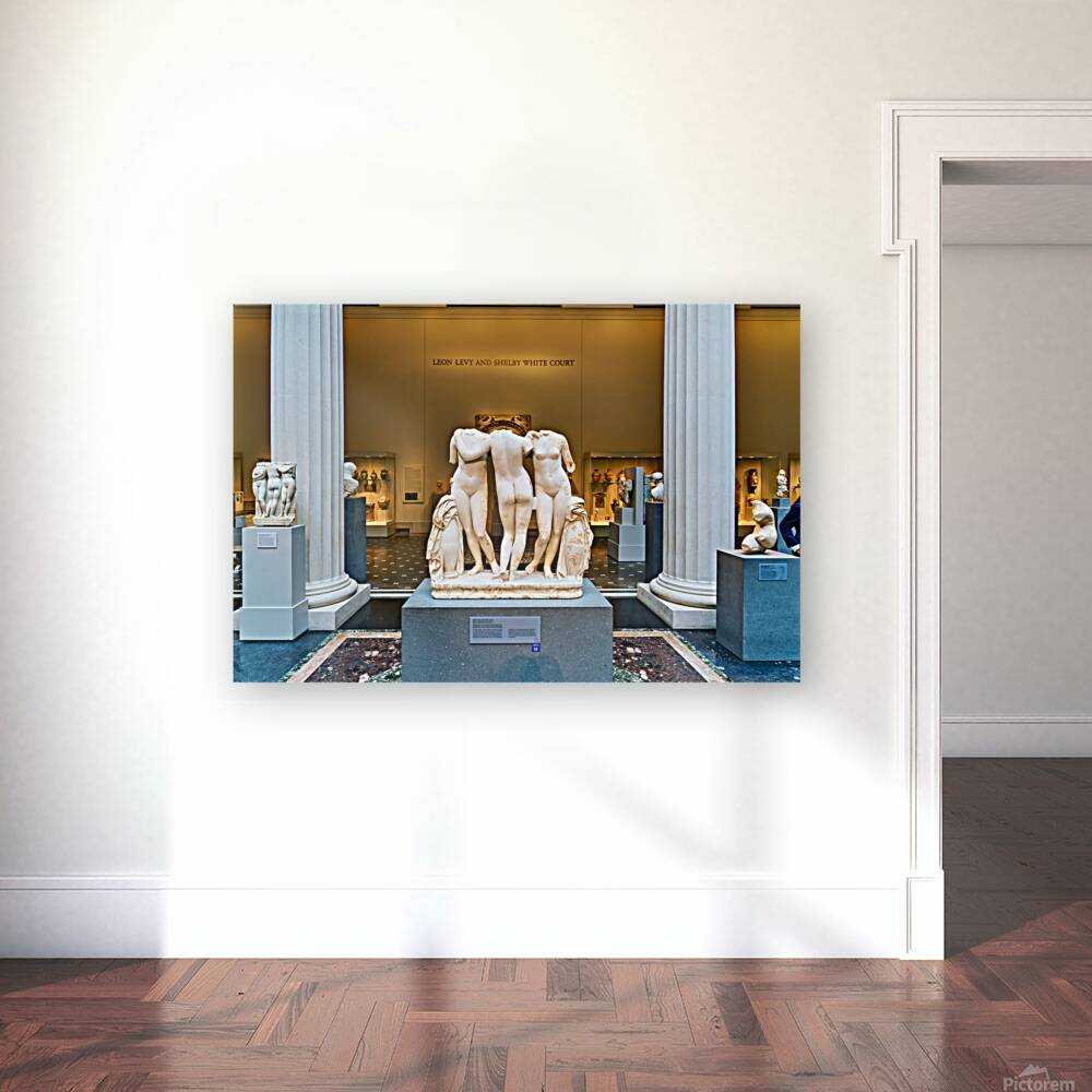 Marble statue of three Graces displayed in Metropolitan Museum o Reproduction