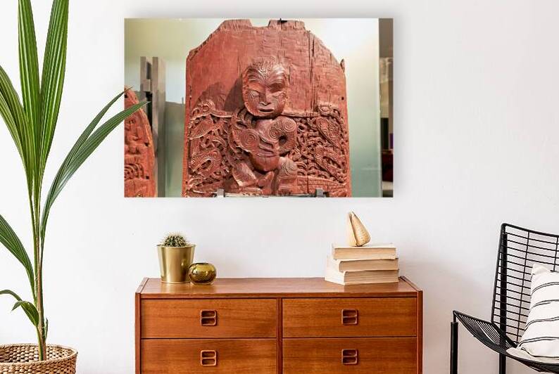 Maori carving displayed in Auckland War Memorial Museum by Marco Brivio