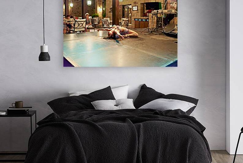 Belly dance performance in Jordan at a local venue by Marco Brivio