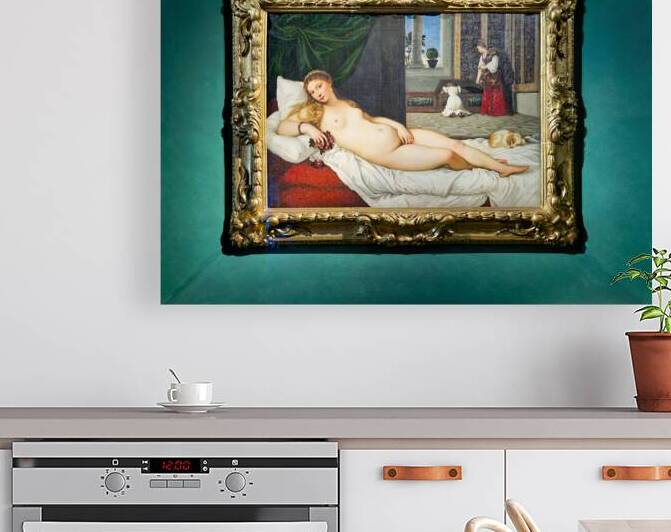 Art in Florence at Uffizi Gallery features Tizianos Venus of Ur by Marco Brivio