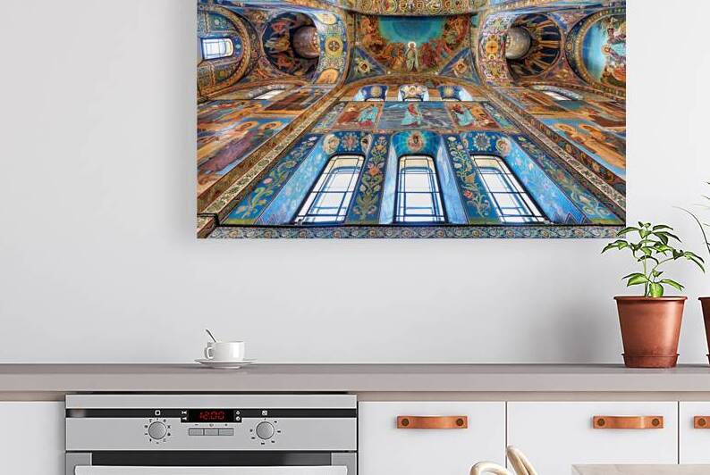 Tourists visit St. Petersburgs Church of the Savior by Marco Brivio