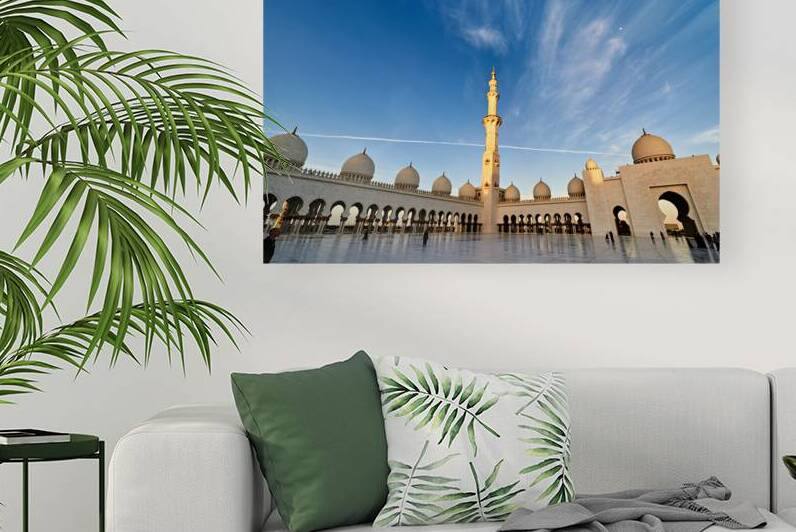 Visit to Sheikh Zayed Grand Mosque in Abu Dhabi at sunset by Marco Brivio