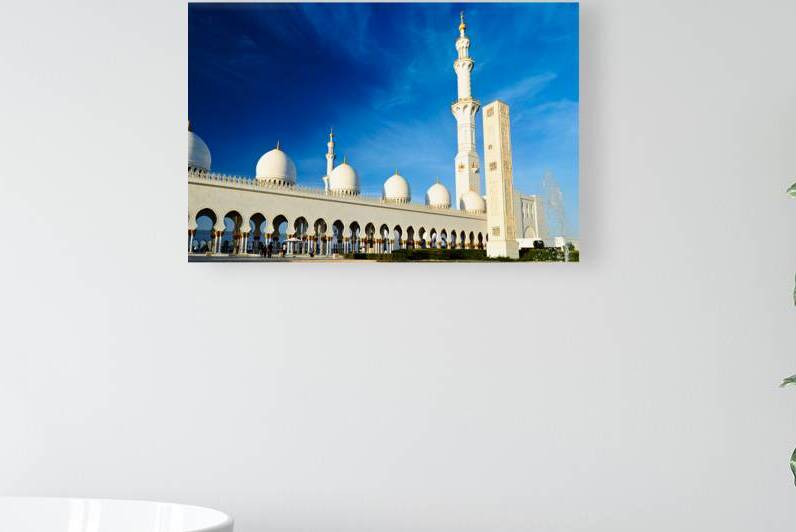 Visiting the sheikh zayed grand mosque in abu dhabi by Marco Brivio