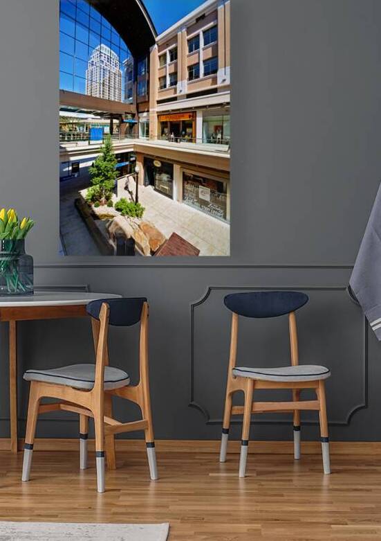 Shopping area in Salt Lake City Mall during daytime by Marco Brivio